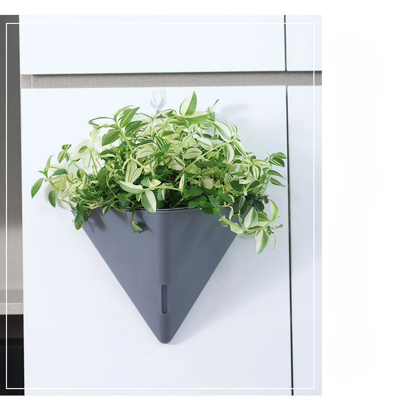 New Wall Mounted Flowerpot Triangle Self Absorbent Lazy Plant Pot Plastic Hanging Geometric Vase for Outdoor Indoor Home Decor
